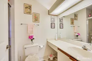 25 Martin Van Buren Dr, Monroe Township, NJ 08831 - Photo 32