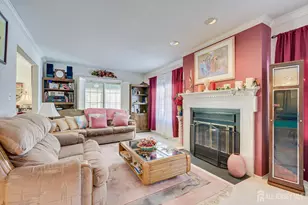 25 Martin Van Buren Dr, Monroe Township, NJ 08831 - Photo 10