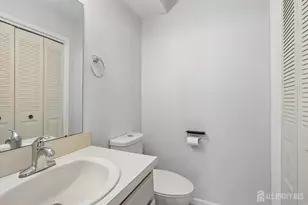 107 Lloyd Ct, East Brunswick Township, NJ 08816 - Photo 4