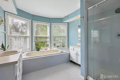 107 Lloyd Court, East Brunswick Township, NJ 08816 - Photo 18