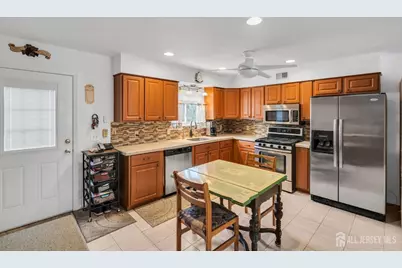 800 Kenneth Avenue, South Plainfield, NJ 07080 - Photo 8