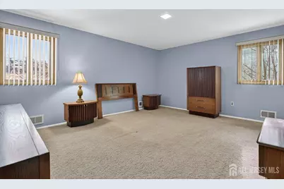 30 Iroquois Drive, Sayreville, NJ 08859 - Photo 18