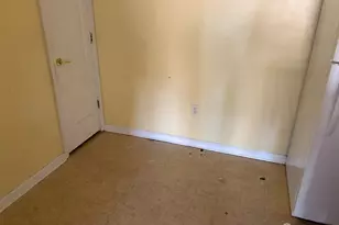 1031 Dogwood Ct, New Brunswick, NJ 08901 - Photo 10