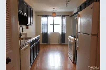 512 Sharon Garden Drive, Woodbridge Township, NJ 07095 - Photo 4