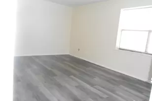 512 Sharon Garden Dr, Woodbridge Township, NJ 07095 - Photo 12