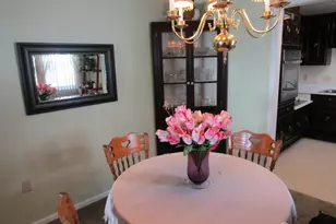 109 Lowell Ln, Monroe Township, NJ 08831 - Photo 6