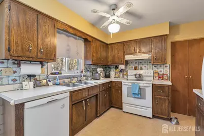 12 Lake Avenue, Franklin Township, NJ 08873 - Photo 10