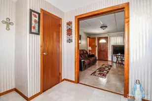 37 Patrick St, Carteret, NJ 07003 - Photo 6