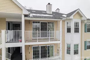 318 Wimbeldon Ct, North Brunswick Township, NJ 08902 - Photo 2