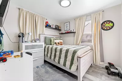 696 Hanson Avenue, Perth Amboy, NJ 08861 - Photo 8