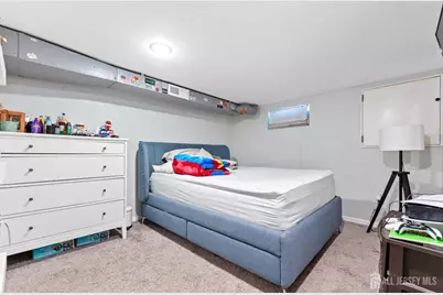 696 Hanson Avenue, Perth Amboy, NJ 08861 - Photo 16