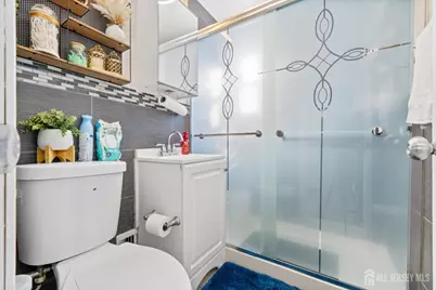 696 Hanson Avenue, Perth Amboy, NJ 08861 - Photo 10