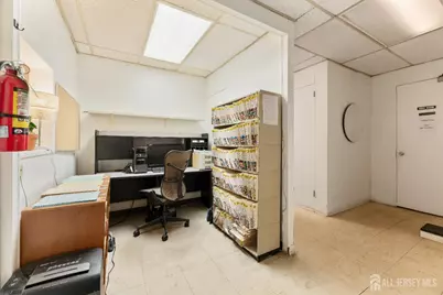 137 Livingston Avenue, New Brunswick, NJ 08901 - Photo 18