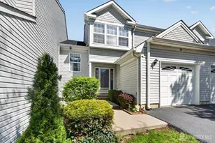 33 Vandeventer Ct, Sayreville, NJ 08872 - Photo 2
