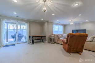 33 Vandeventer Ct, Sayreville, NJ 08872 - Photo 24