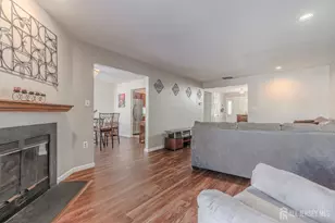 33 Vandeventer Ct, Sayreville, NJ 08872 - Photo 8