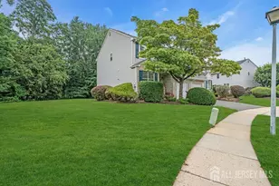 28 Hawthorn Dr, Edison, NJ 08820 - Photo 10