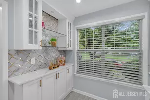 28 Hawthorn Dr, Edison, NJ 08820 - Photo 2