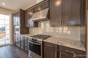 601 Charleston Dr NE, Monroe Township, NJ 08831 - Photo 6