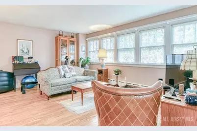 5 Llewellyn Place, New Brunswick, NJ 08901 - Photo 16