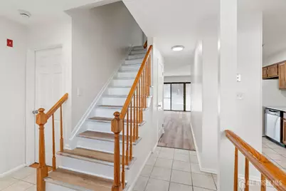 127 Hampton Court, Franklin Township, NJ 08873 - Photo 8