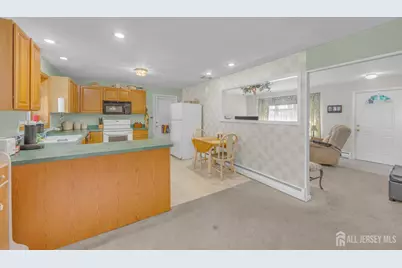 531 Chestnut Street, Middlesex, NJ 08846 - Photo 16