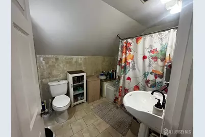 366 Jeffries Street, Perth Amboy, NJ 08861 - Photo 8