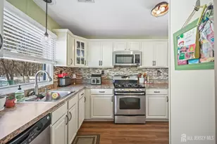 105 Applegate Ave, Monroe Township, NJ 07726 - Photo 12