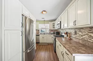 105 Applegate Ave, Monroe Township, NJ 07726 - Photo 10