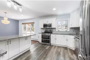 10 Gavel Rd, Sayreville, NJ 08872 - Photo 2