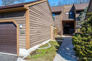 133 Oakmont Ct, Edison, NJ 08820 - Photo 2