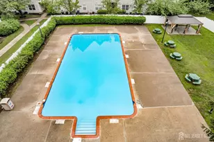 21 Newburgh Dr, Edison, NJ 08820 - Photo 28