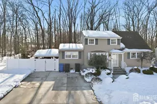 17 Clembil Ct, Hopewell Township, NJ 08861 - Photo 2