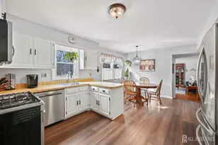 18 Apache Ct, East Brunswick Township, NJ 08816 - Photo 14