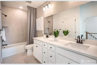 121 SW Jessie Place Place, New Brunswick, NJ 08901 - Photo 8