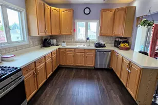 126 Holly St, Port Reading, NJ 07064 - Photo 8