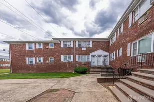 47 Gramercy Gardens, Middlesex, NJ 08846 - Photo 4