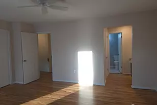 161 Willowbrook Dr, North Brunswick Township, NJ 08902 - Photo 14