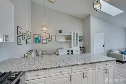 92 Albury Way, North Brunswick Township, NJ 08902 - Photo 16