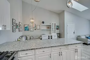 92 Albury Way, North Brunswick Township, NJ 08902 - Photo 16