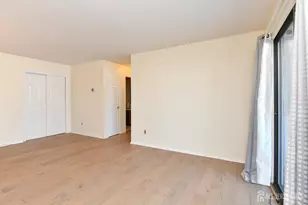 290 Alpine Way, Woodbridge Township, NJ 07095 - Photo 8