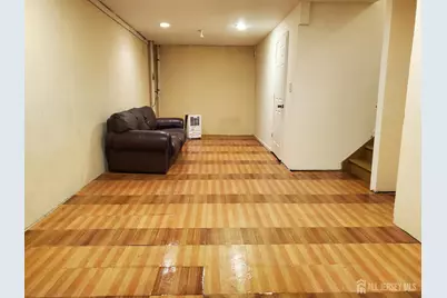 202 Alder Court, New Brunswick, NJ 08901 - Photo 20