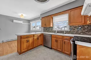 24 4th Ave, Port Reading, NJ 07064 - Photo 8