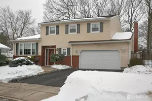 3 Hummingbird Ln, Edison, NJ 08820 - Photo 2