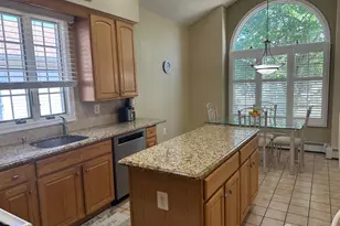 31 Sherwood Dr, Monroe Township, NJ 08831 - Photo 6