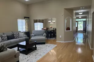 31 Sherwood Dr, Monroe Township, NJ 08831 - Photo 2