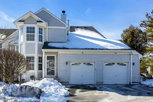 21 Hendricks Ct, Sayreville, NJ 08872 - Photo 2