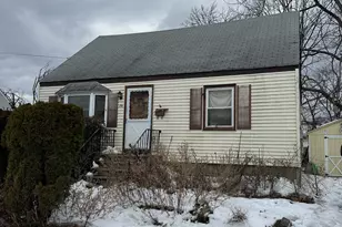 154 Oak Manor Pkwy, South Plainfield, NJ 07080 - Photo 2
