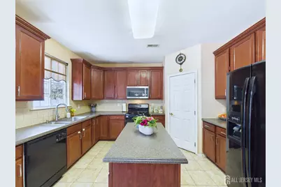 13 Skurka Court, Sayreville, NJ 08872 - Photo 8