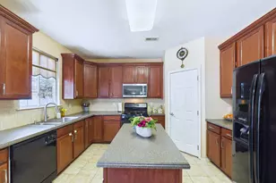 13 Skurka Ct, Sayreville, NJ 08872 - Photo 8